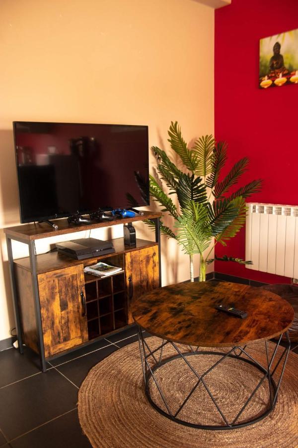Cosy 2-Bedroom Apartment In The Center Of Hotton Buitenkant foto