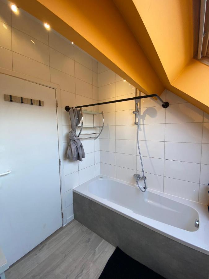 Cosy 2-Bedroom Apartment In The Center Of Hotton Buitenkant foto